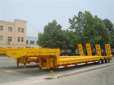 Semi-remorque surbaissée robuste à vendre